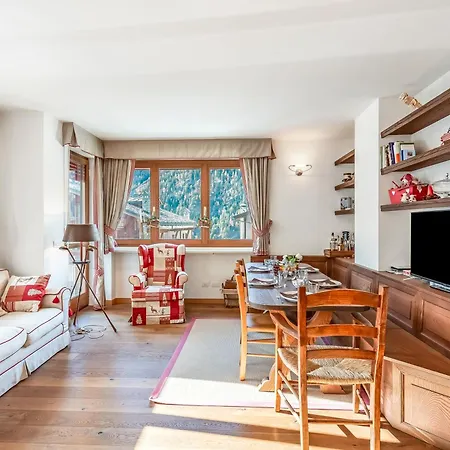 Apartament Charming Close To Cableway - Happy